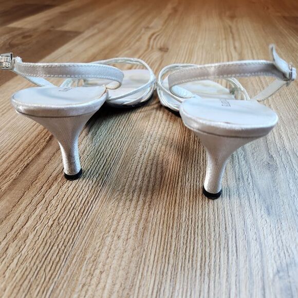 💜Karen Scott Silver Rhinestone Racquel Strappy Kitten Heels Size 8.5 - Picture 6 of 10